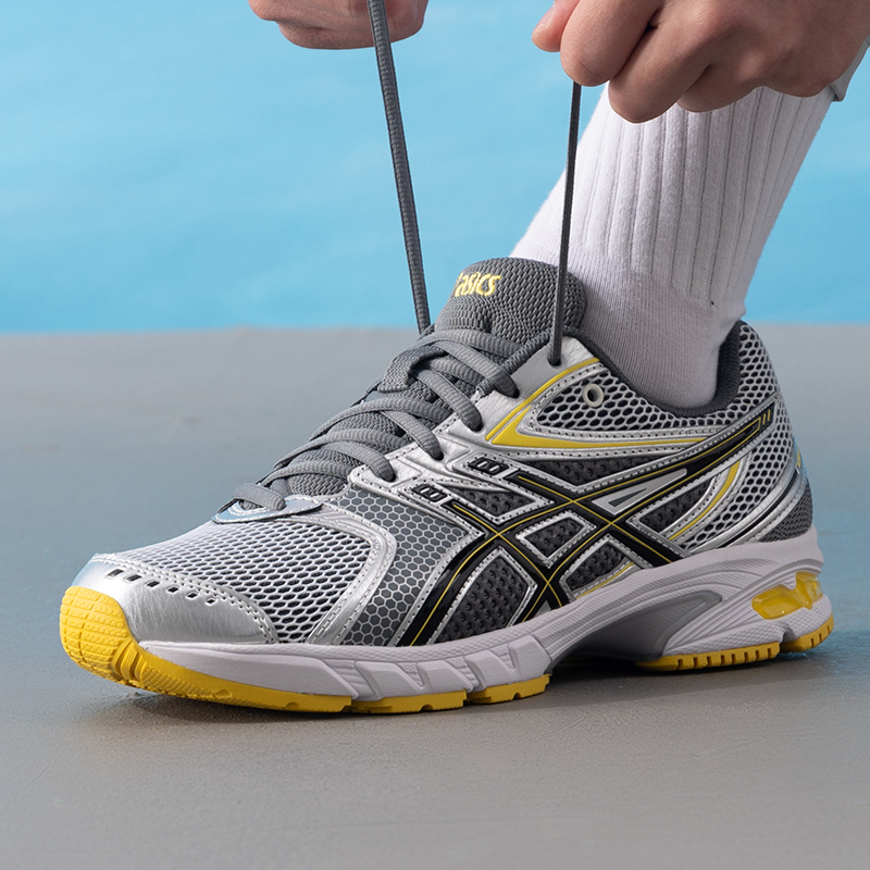 Asics Men's Shoes Gel-Ds Train - مراجعة Running Gear Asics وسعره