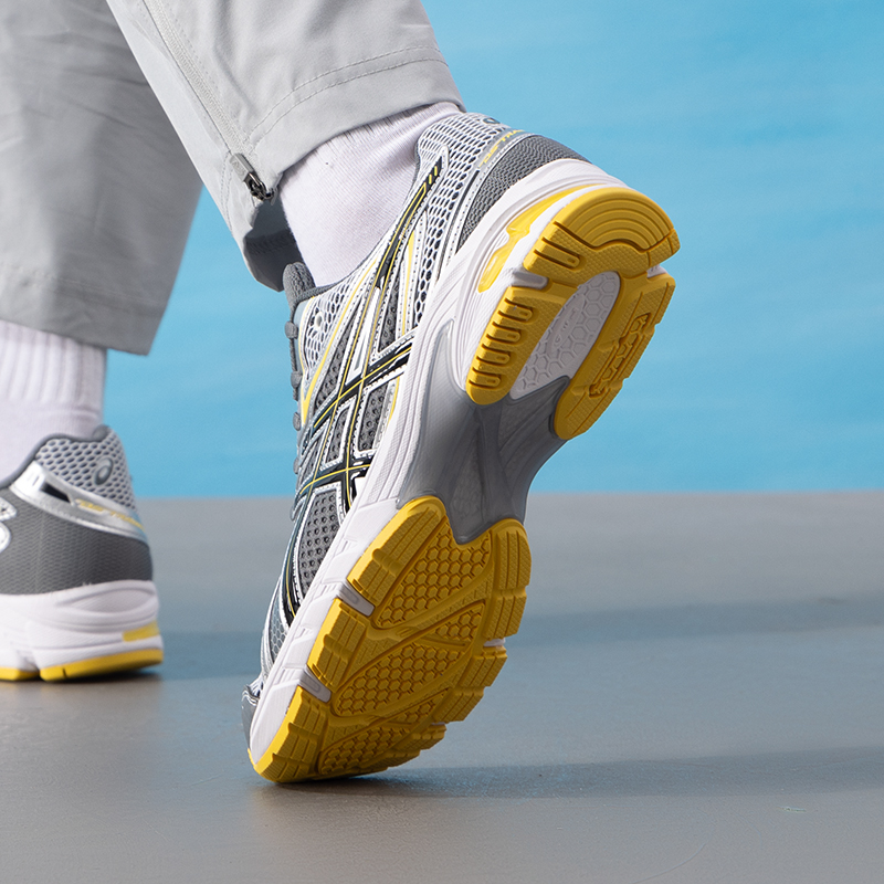 Asics Men's Shoes Gel-Ds Train - مراجعة Running Gear Asics وسعره
