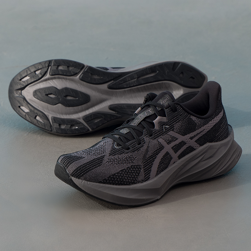 Asics Men's Shoes Dynablast 5  - مراجعة Running Gear Asics وسعره
